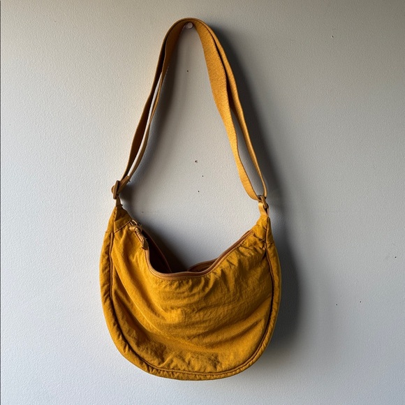 Uniqlo Round Mini Shoulder Bag Gold, NWOT - Picture 3 of 3